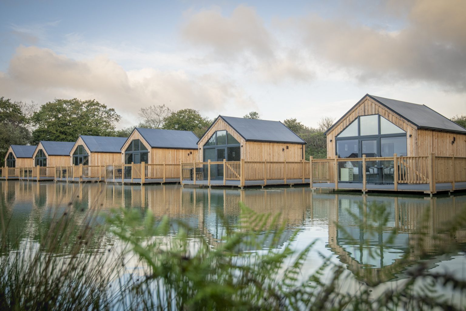 Unique Lake Pods With Twin Beds Or Double Bed 